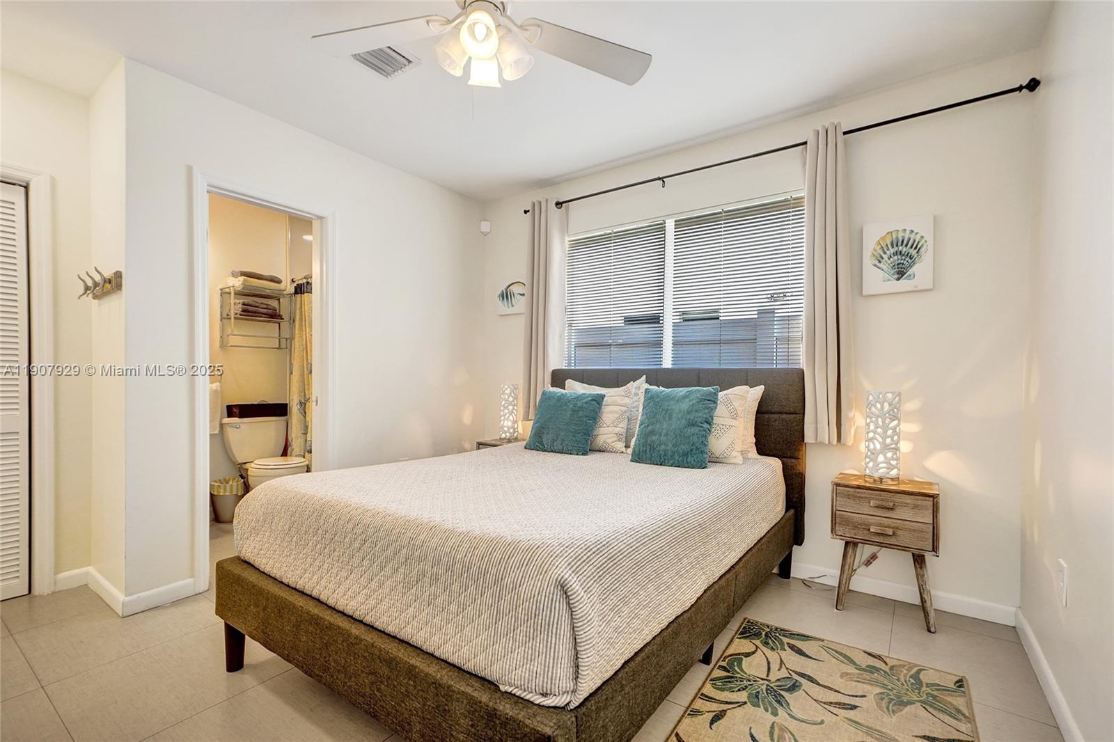 See details / 1700 sq. ft. $ 2025-11-04 0 Photo