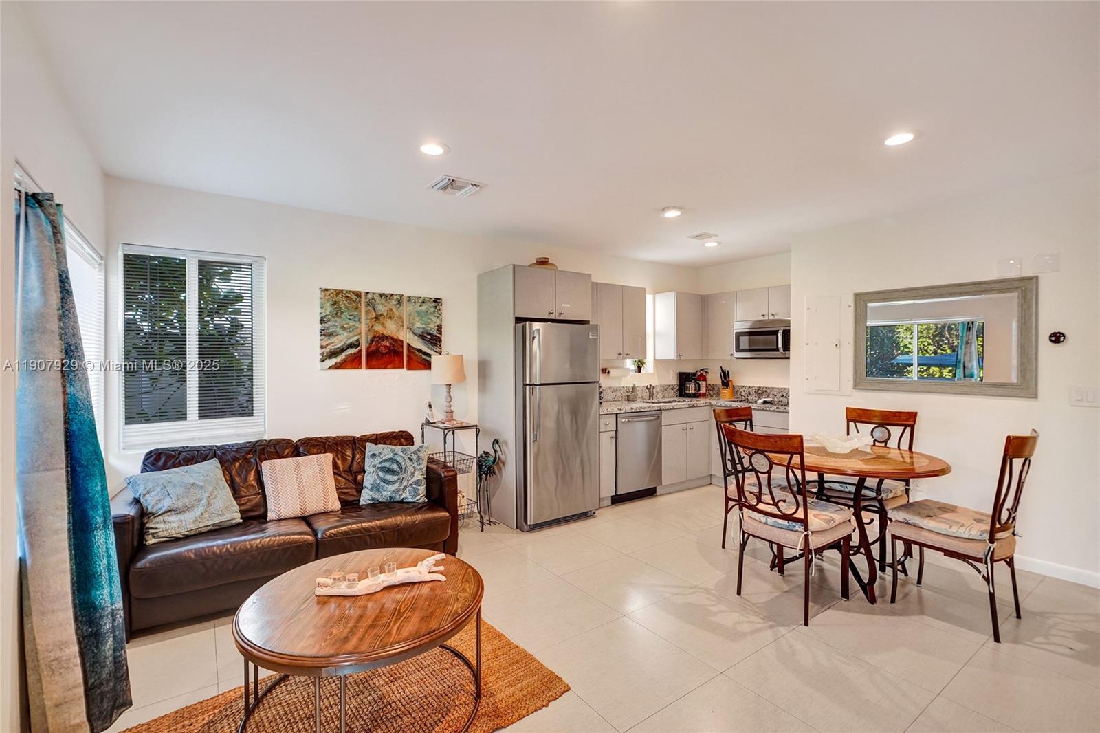 See details / 1700 sq. ft. $ 2025-11-04 0 Photo