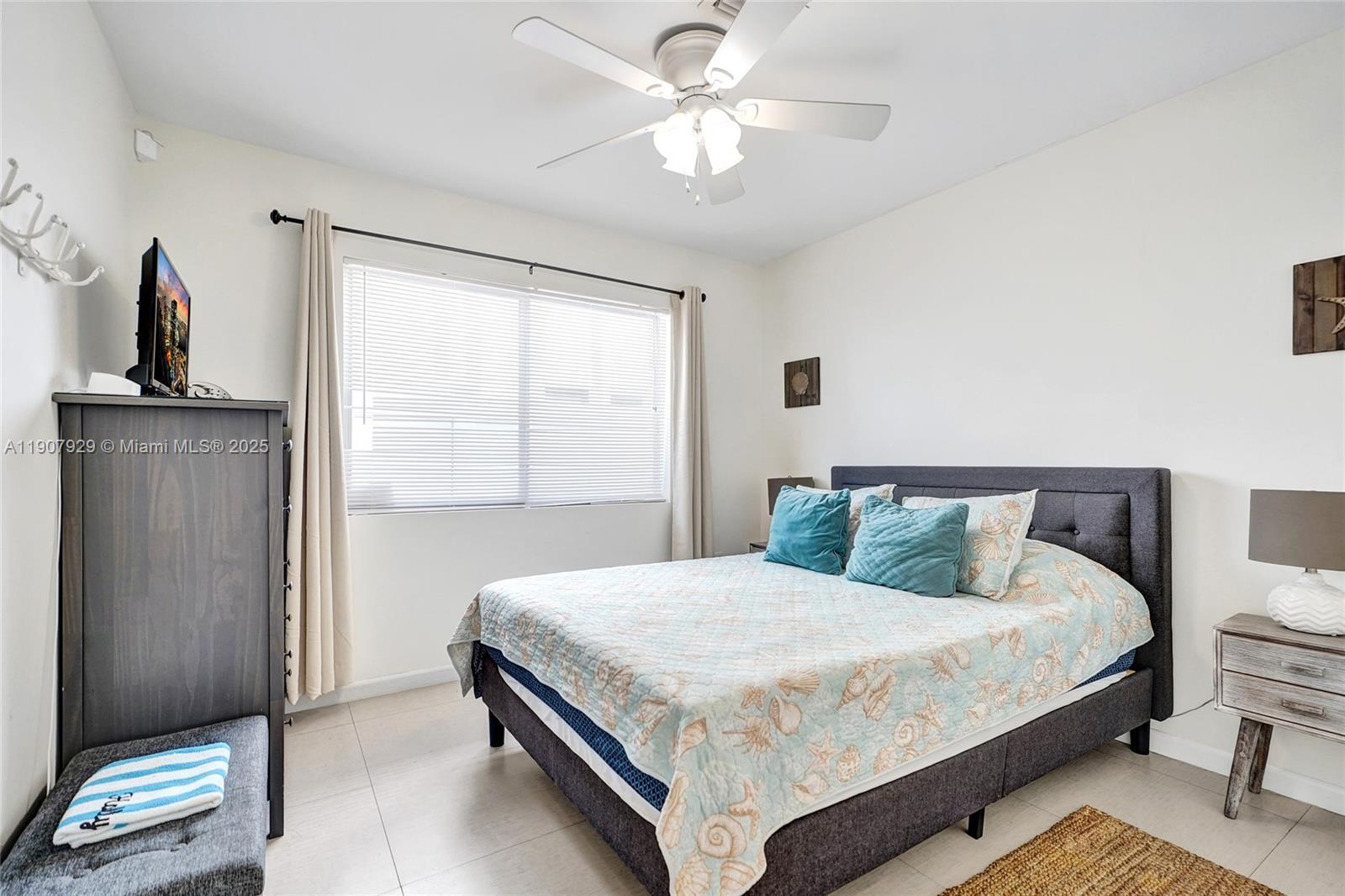 See details / 1700 sq. ft. $ 2025-11-04 0 Photo