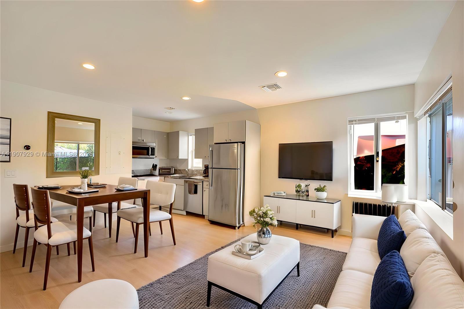 See details / 1700 sq. ft. $ 2025-11-04 0 Photo