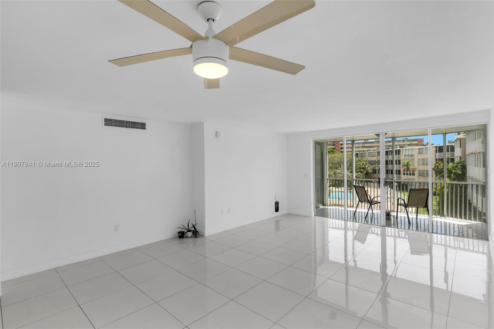 309-1 2 / 2 1435 sq. ft. $ 2025-11-04 0 Photo