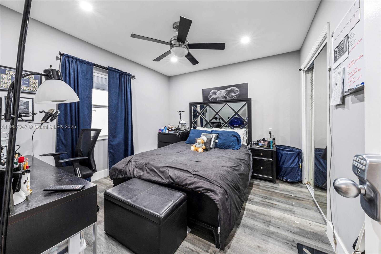 See details / 1938 sq. ft. $ 2025-11-04 0 Photo