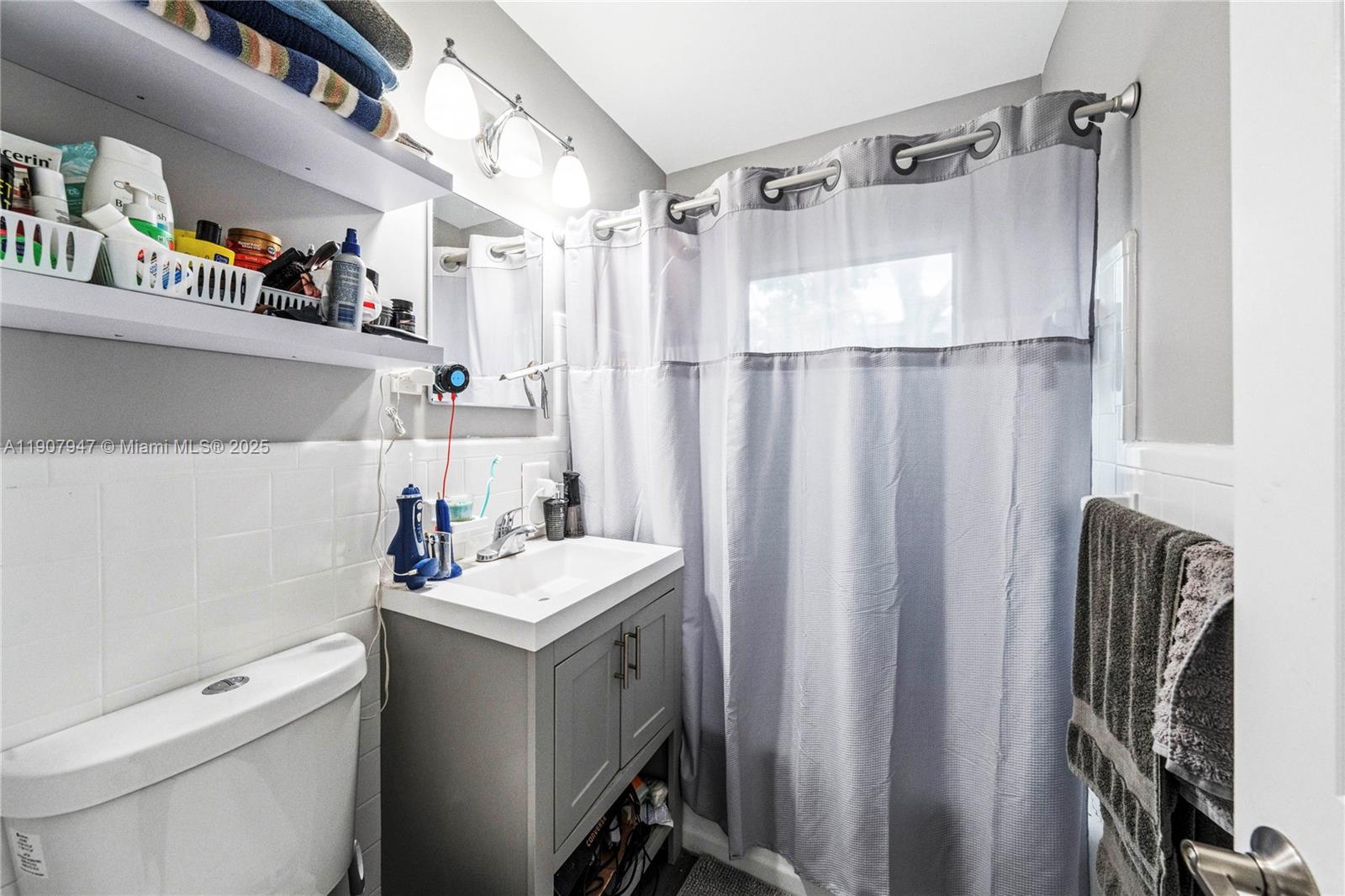 See details / 1938 sq. ft. $ 2025-11-04 0 Photo