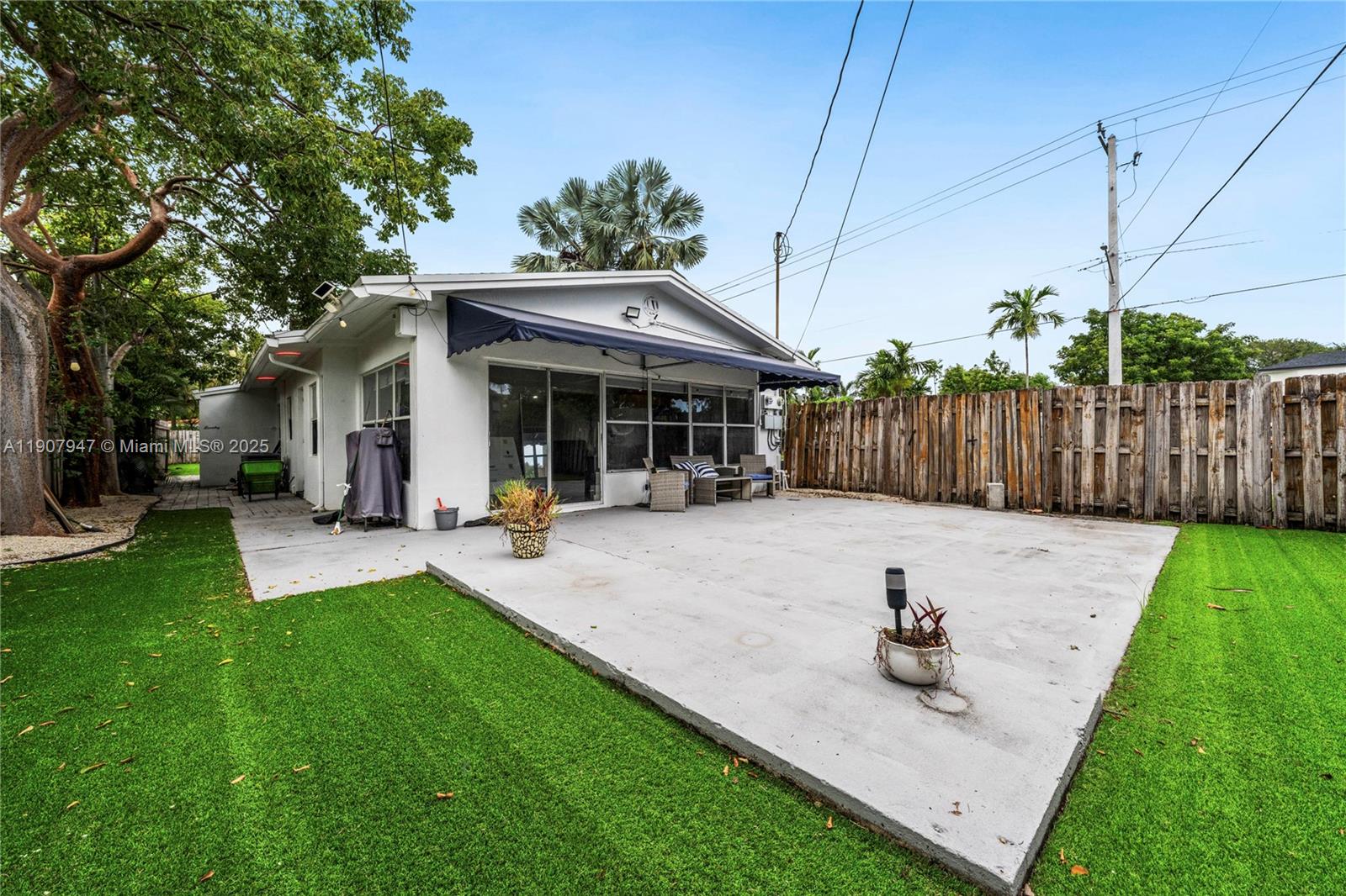 See details / 1938 sq. ft. $ 2025-11-04 0 Photo