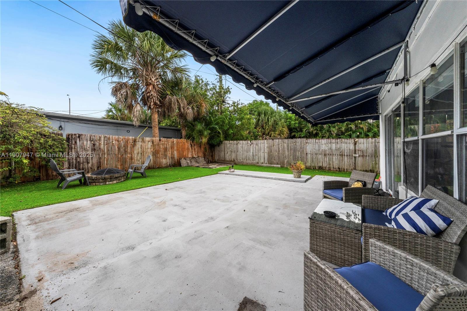 See details / 1938 sq. ft. $ 2025-11-04 0 Photo