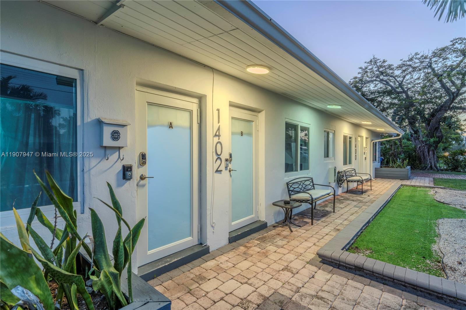 See details / 1938 sq. ft. $ 2025-11-04 0 Photo