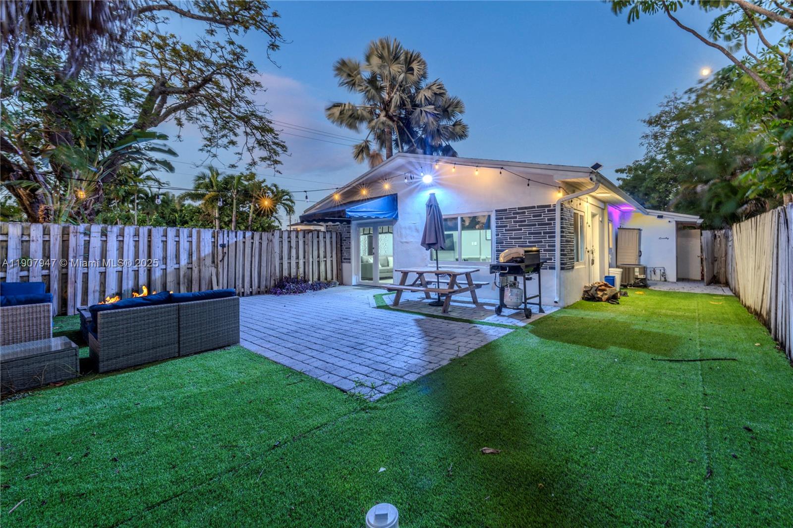 See details / 1938 sq. ft. $ 2025-11-04 0 Photo