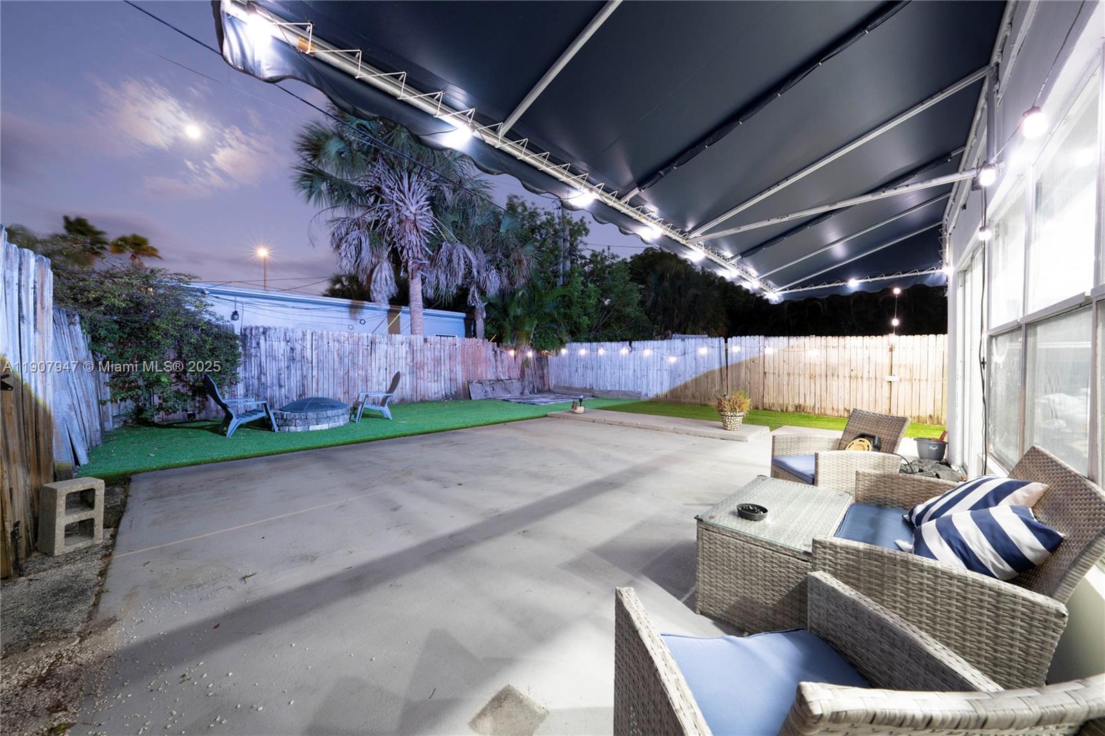 See details / 1938 sq. ft. $ 2025-11-04 0 Photo