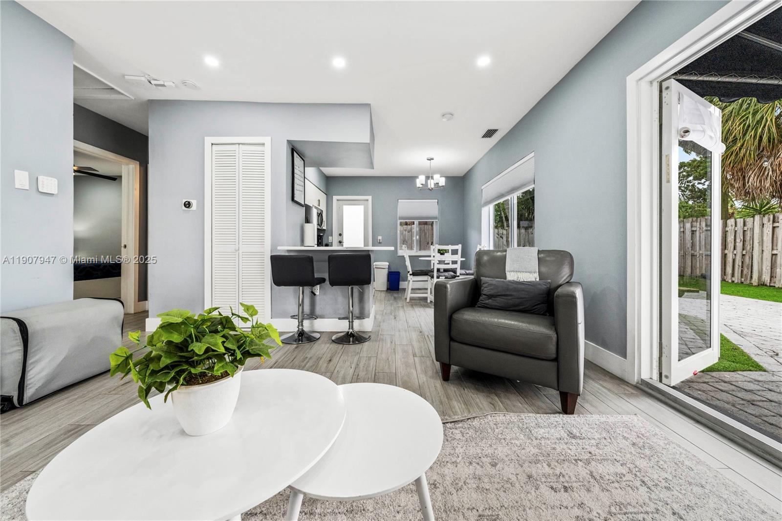 See details / 1938 sq. ft. $ 2025-11-04 0 Photo