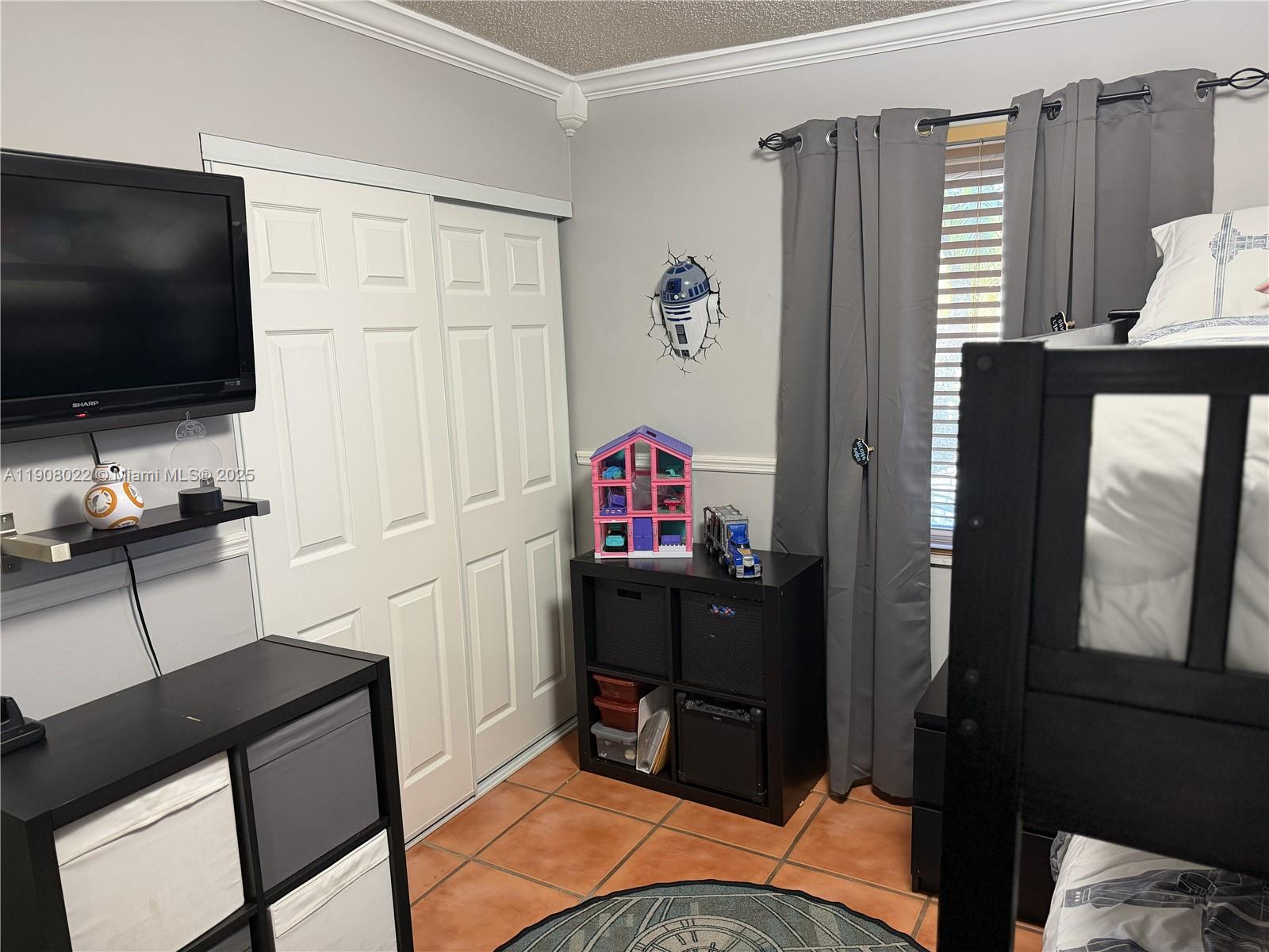 See details 6504 4 / 3 2217 sq. ft. $ 2025-11-04 0 Photo