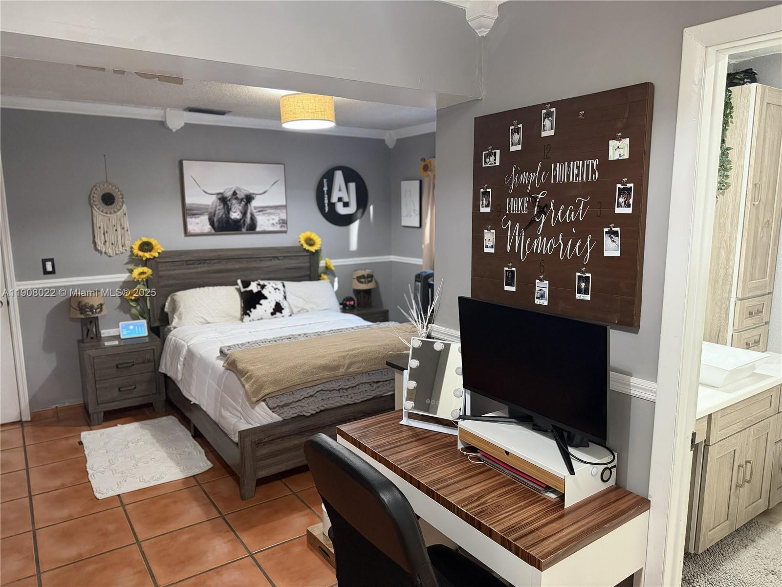 See details 6504 4 / 3 2217 sq. ft. $ 2025-11-04 0 Photo