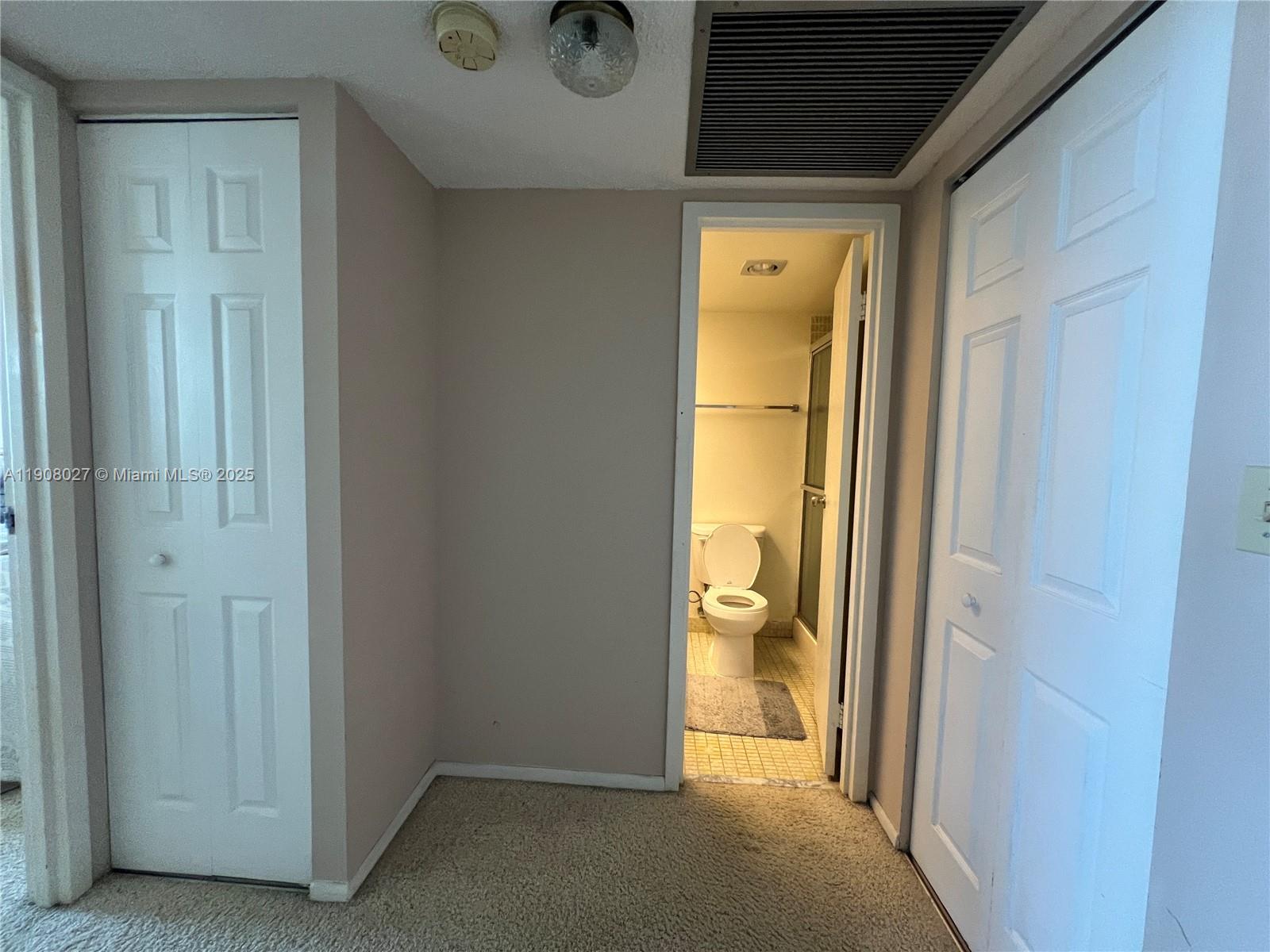 Подробнее 2202 2 / 2 1488 кв.футов $ 2025-11-04 0 Фото