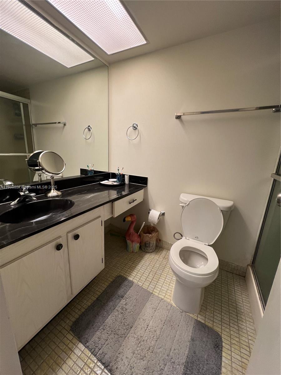 Подробнее 2202 2 / 2 1488 кв.футов $ 2025-11-04 0 Фото