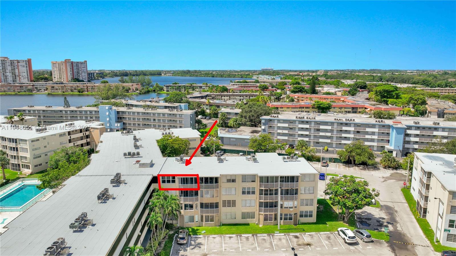 415 1 / 1 909 sq. ft. $ 2025-11-04 0 Photo