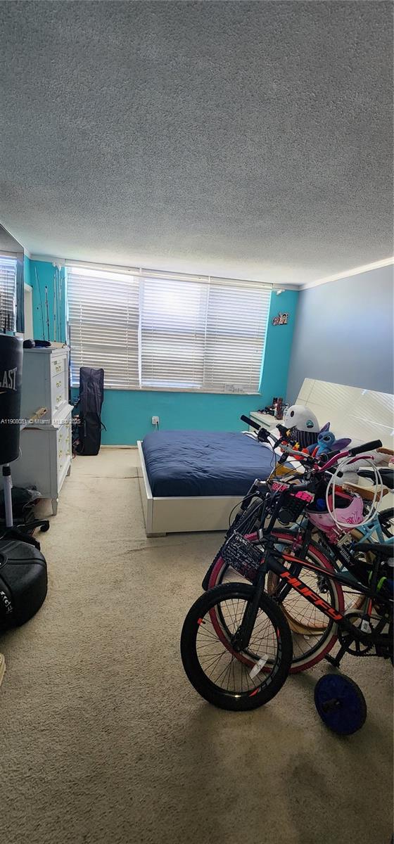 415 1 / 1 909 sq. ft. $ 2025-11-04 0 Photo