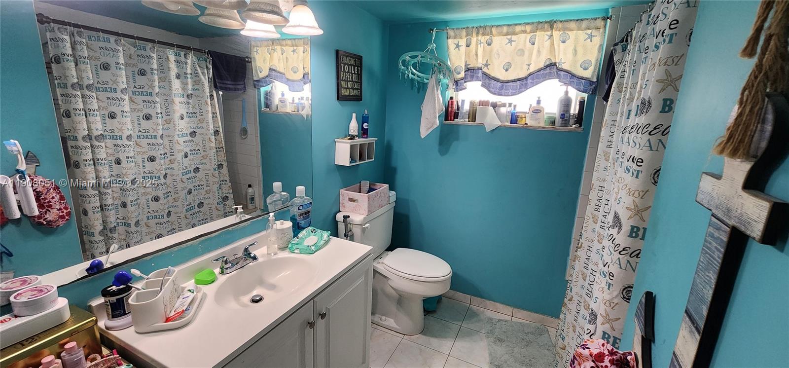 415 1 / 1 909 sq. ft. $ 2025-11-04 0 Photo