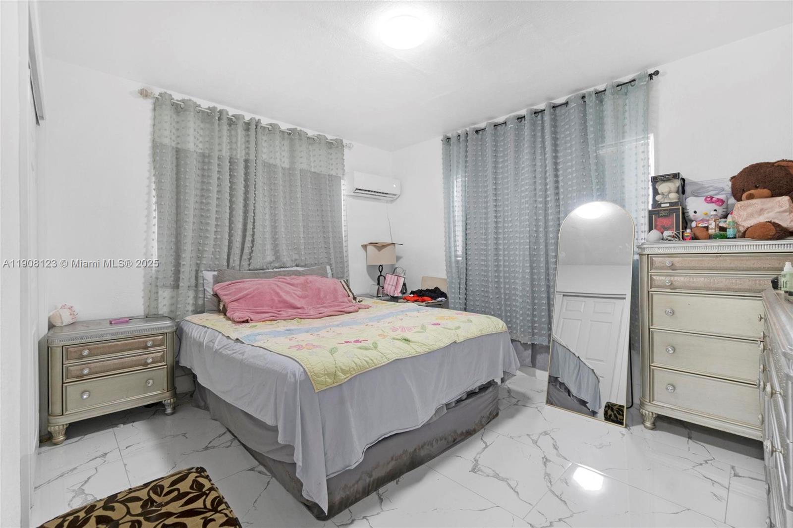   /  2614 sq. ft. $ 2025-11-04 0 Photo