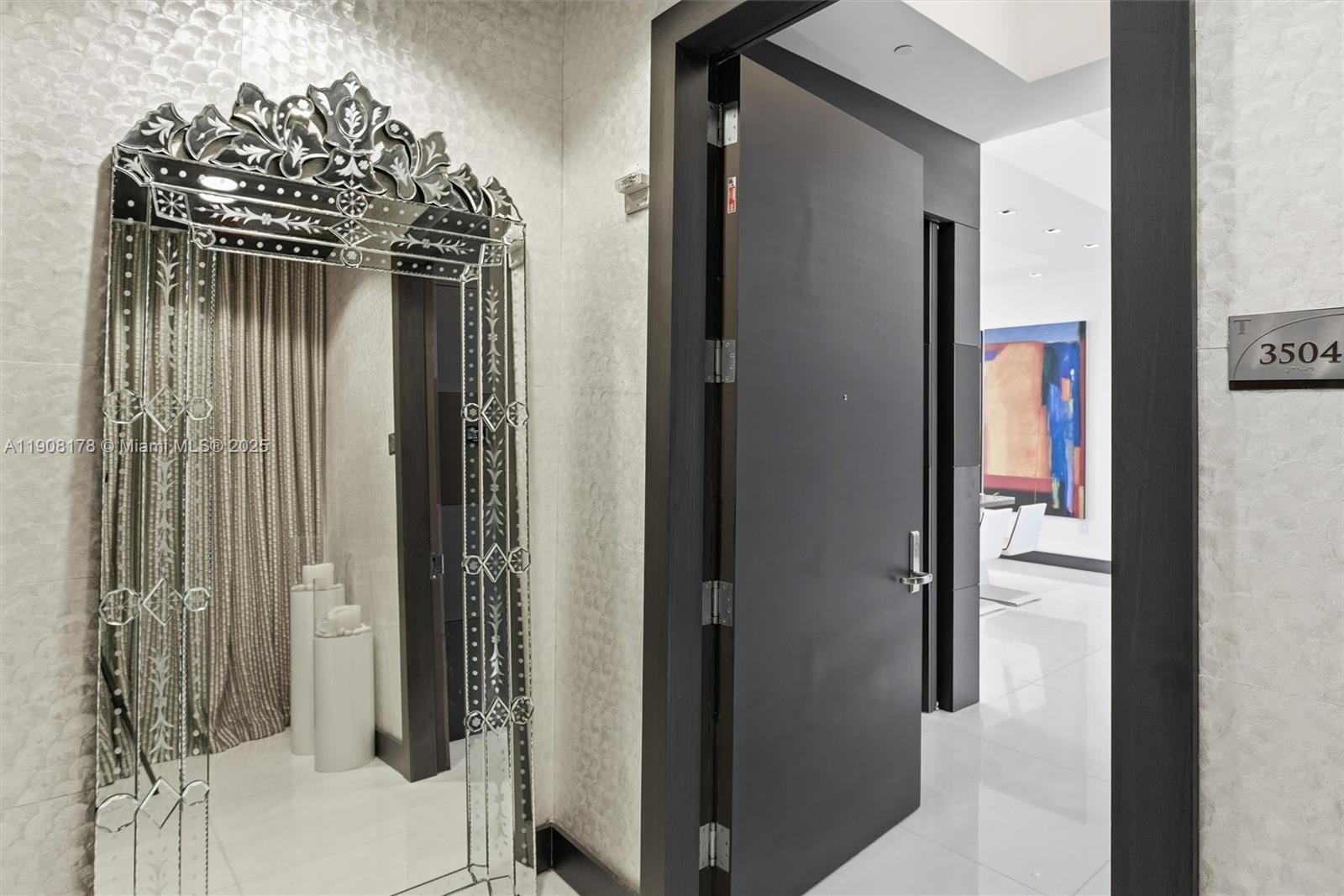 Ver detalles 3504 3 / 4 2327 sq. ft. $ 2025-11-04 0 foto