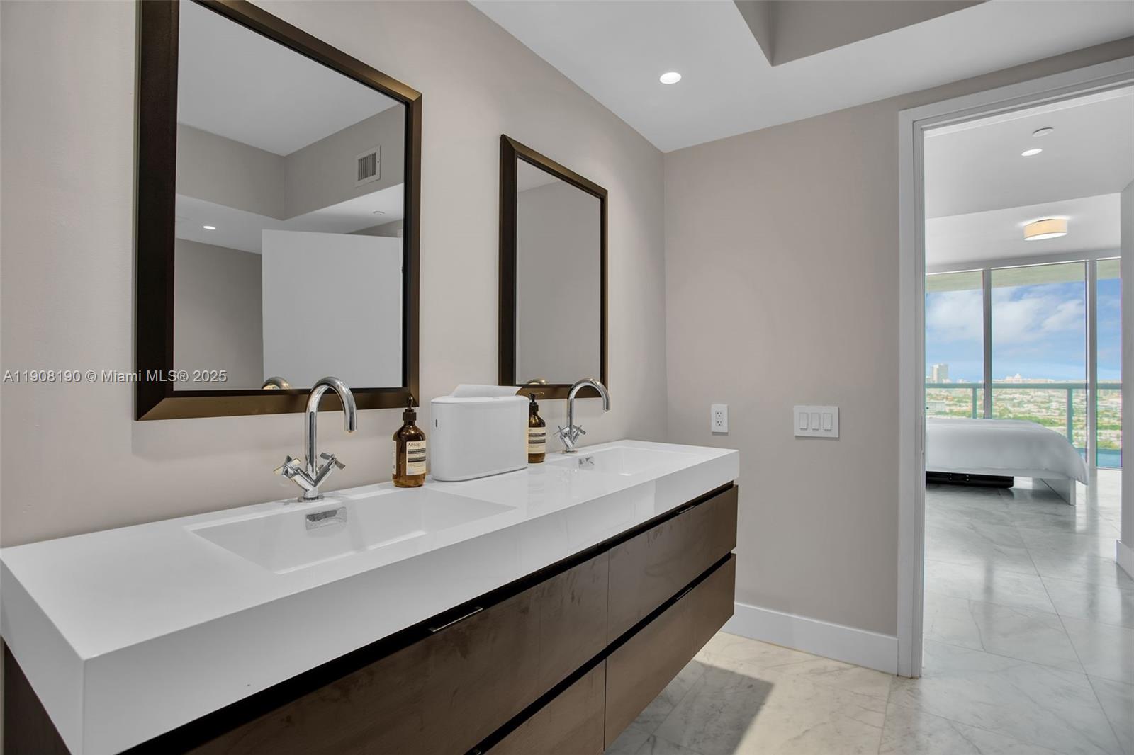 Photo of 450 Alton Rd  #2110, Miami Beach, Florida, 33139 - 