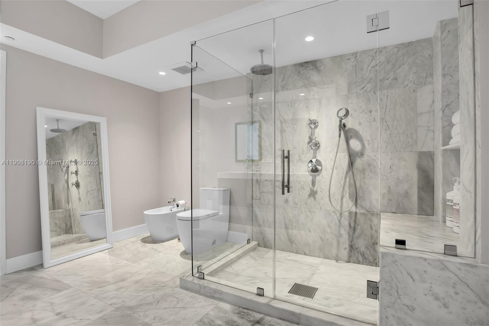 Photo of 450 Alton Rd  #2110, Miami Beach, Florida, 33139 - 