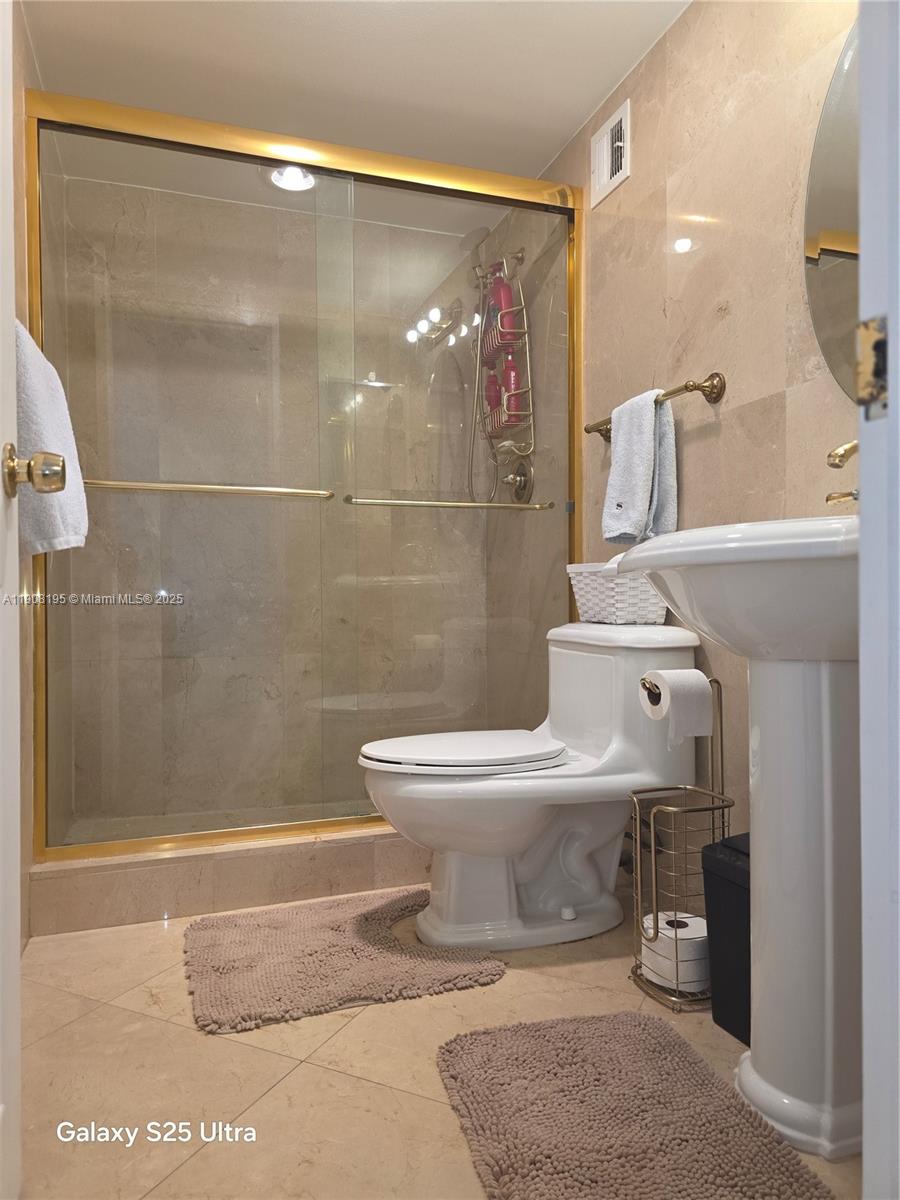 Photo of 3725 Ocean Dr  #1401, Hollywood, Florida, 33019 - 