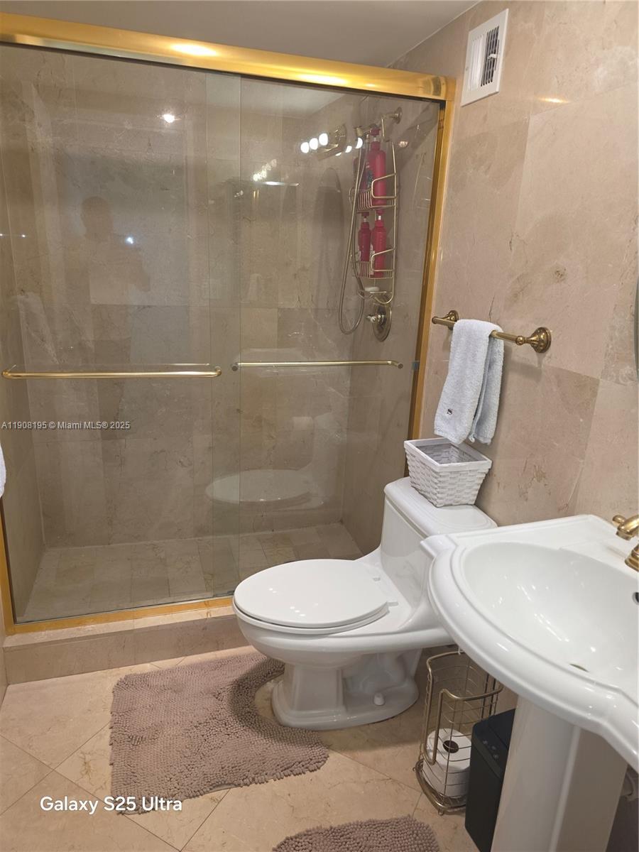 Photo of 3725 Ocean Dr  #1401, Hollywood, Florida, 33019 - 