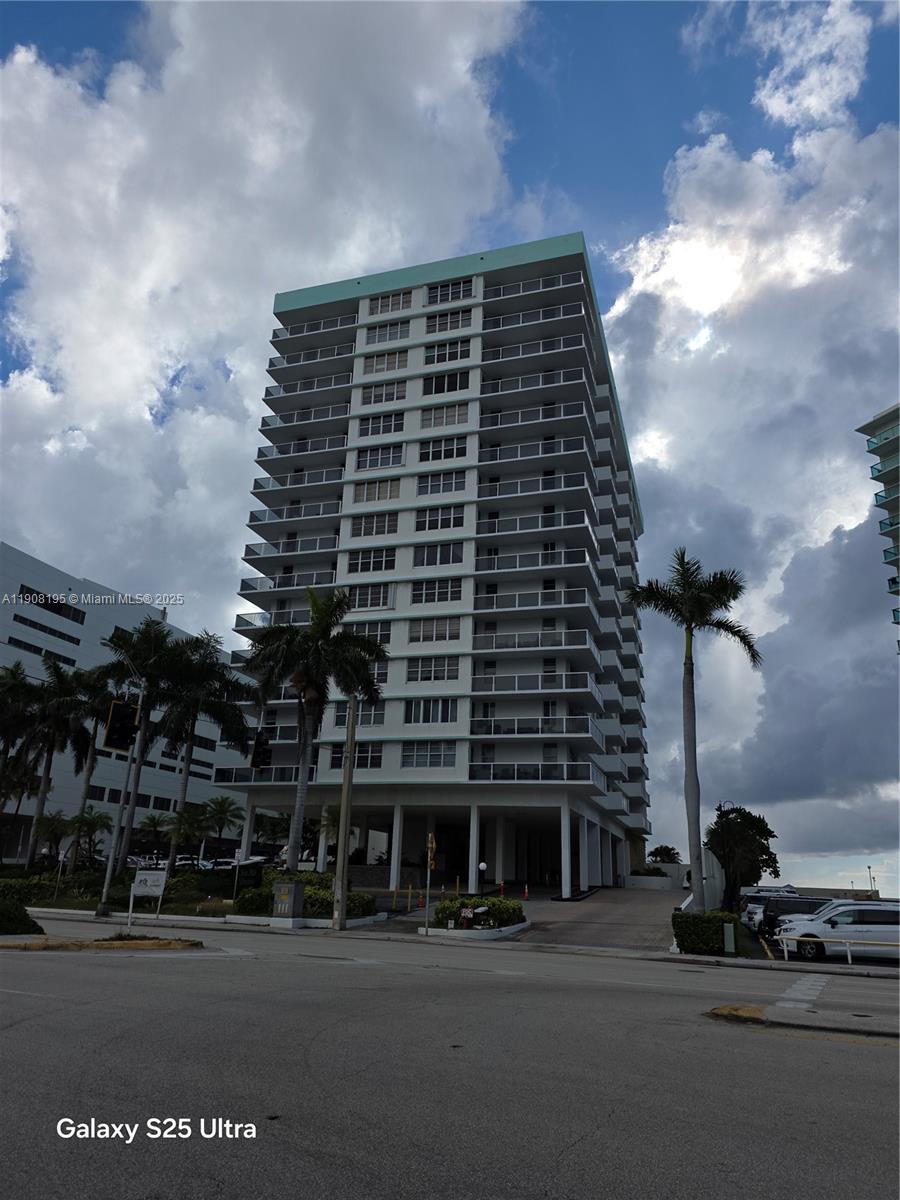 Photo of 3725 Ocean Dr  #1401, Hollywood, Florida, 33019 - 