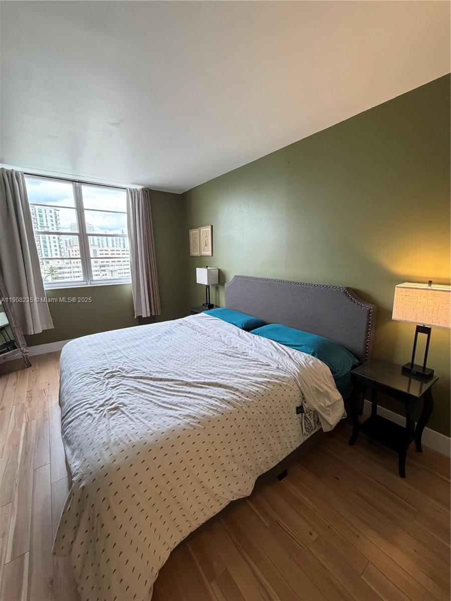 703 1 / 2 762 sq. ft. $ 2025-11-04 0 Photo