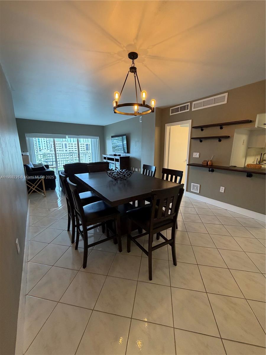 703 1 / 2 762 sq. ft. $ 2025-11-04 0 Photo