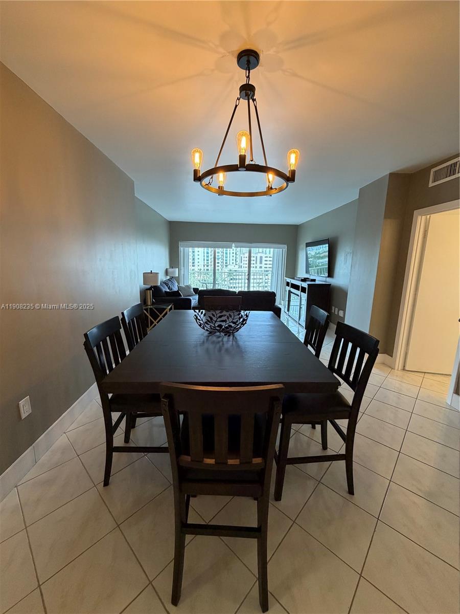 703 1 / 2 762 sq. ft. $ 2025-11-04 0 Photo