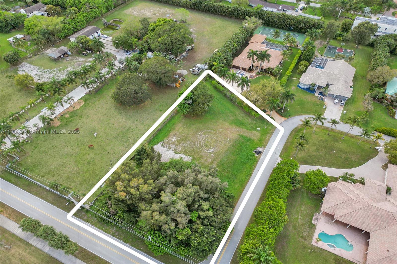 Ver detalles / sq. ft. $ 2025-11-04 0 foto