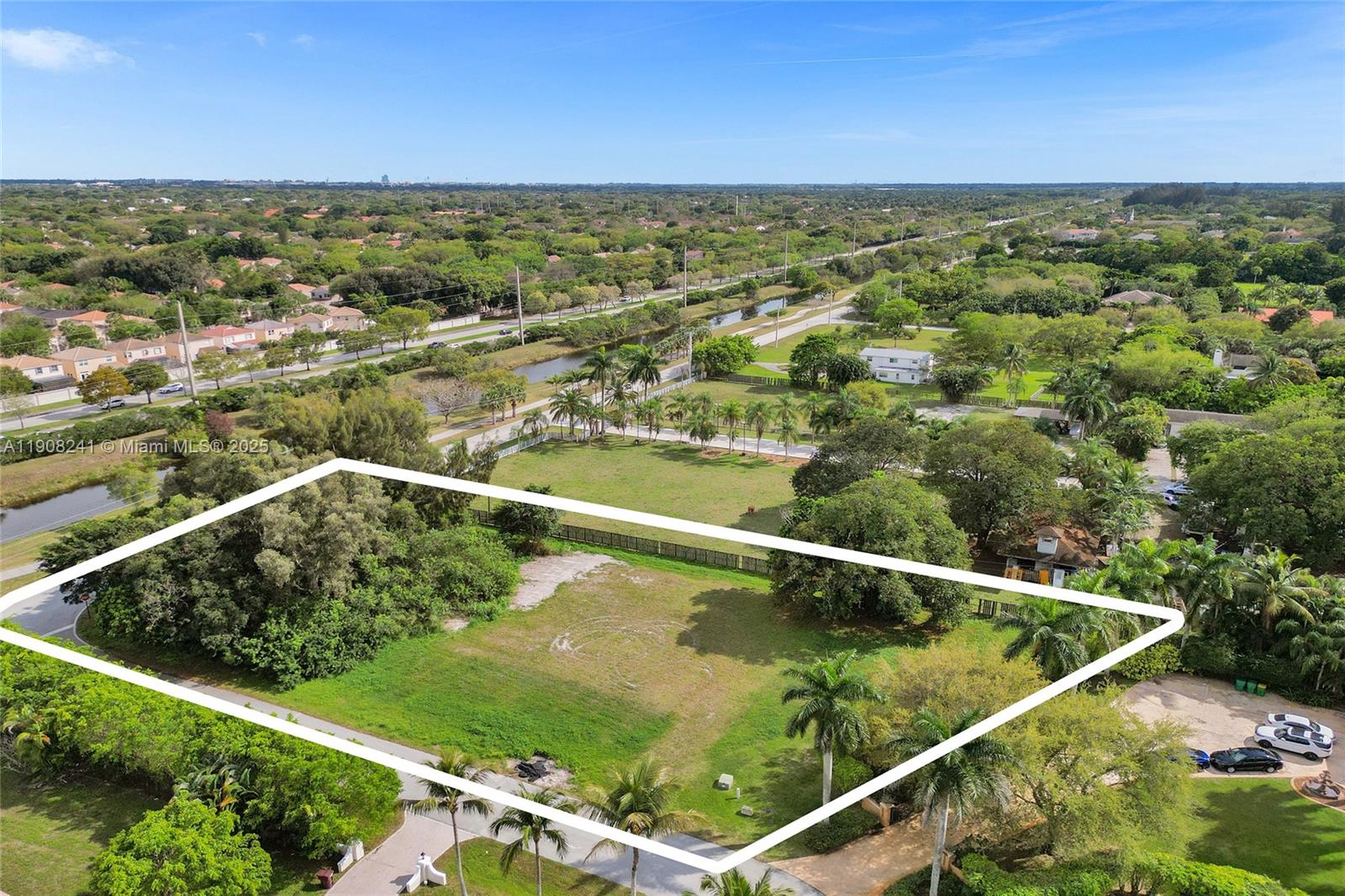 Ver detalles / sq. ft. $ 2025-11-04 0 foto