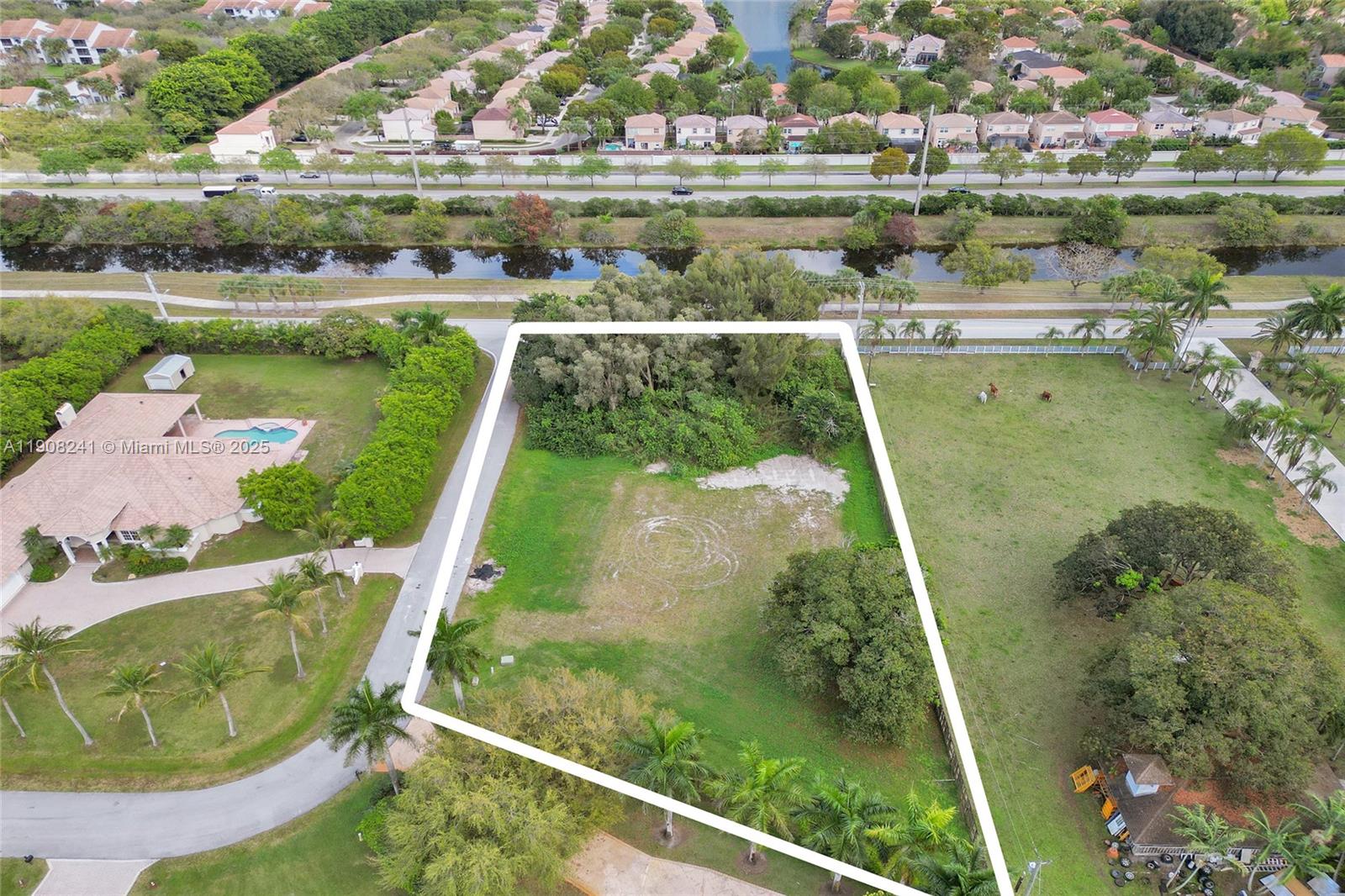 Ver detalles / sq. ft. $ 2025-11-04 0 foto