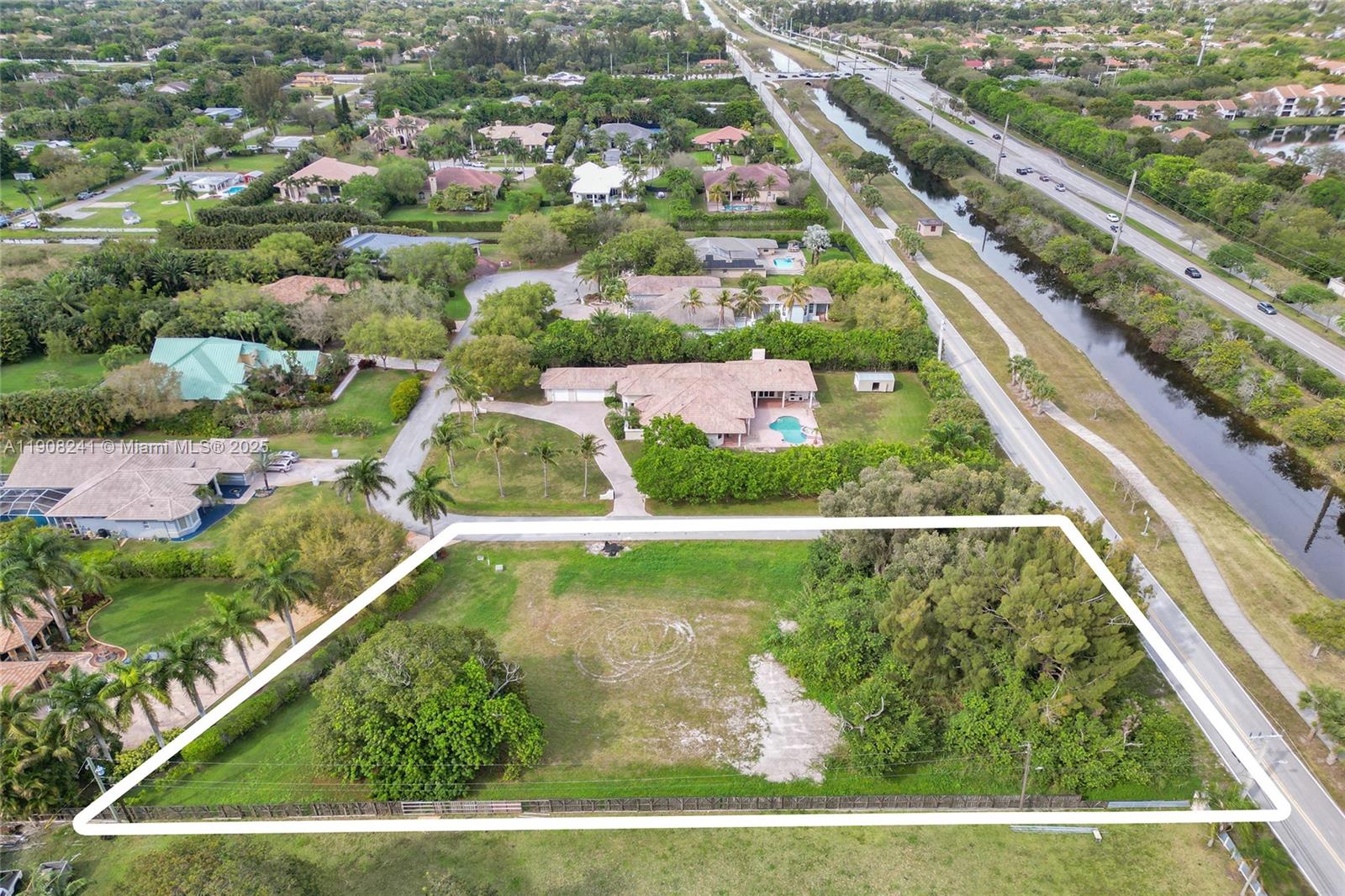 Ver detalles / sq. ft. $ 2025-11-04 0 foto