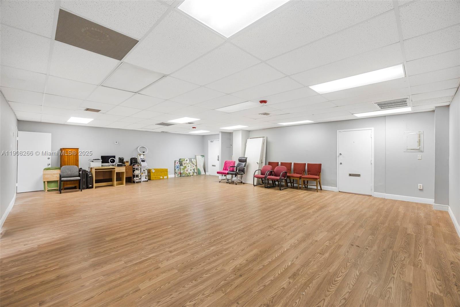 Ver detalles / sq. ft. $ 2025-11-04 0 foto