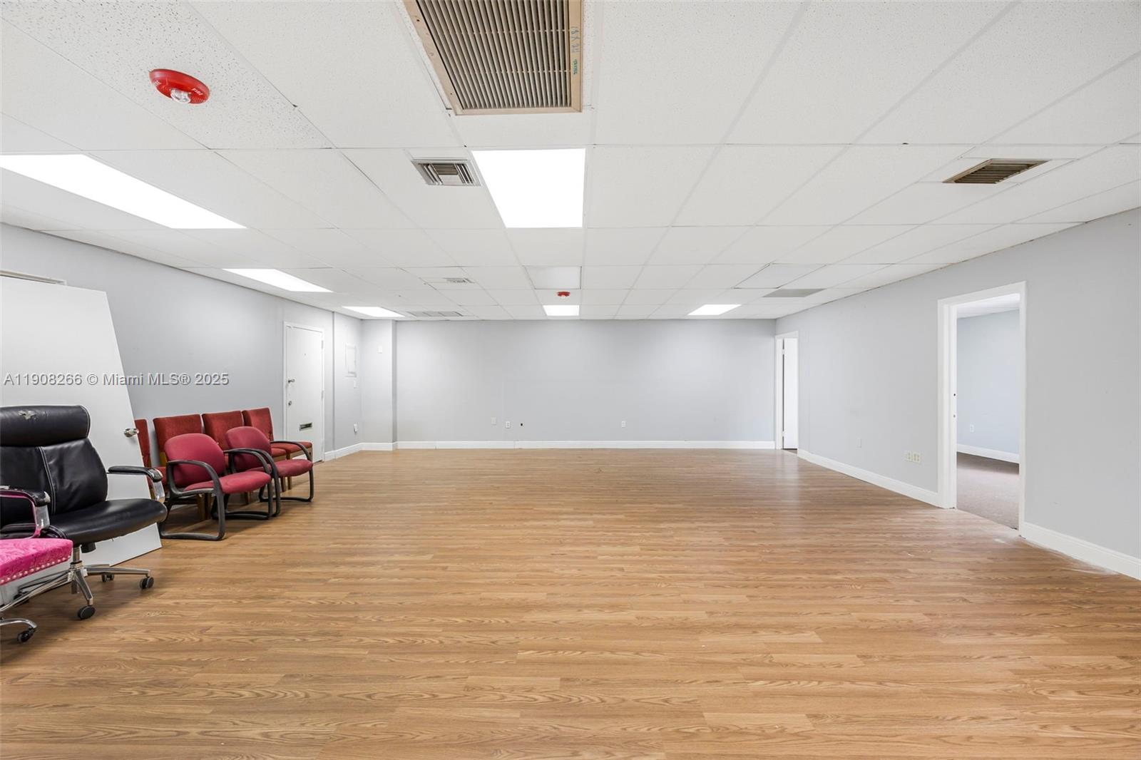 Ver detalles / sq. ft. $ 2025-11-04 0 foto