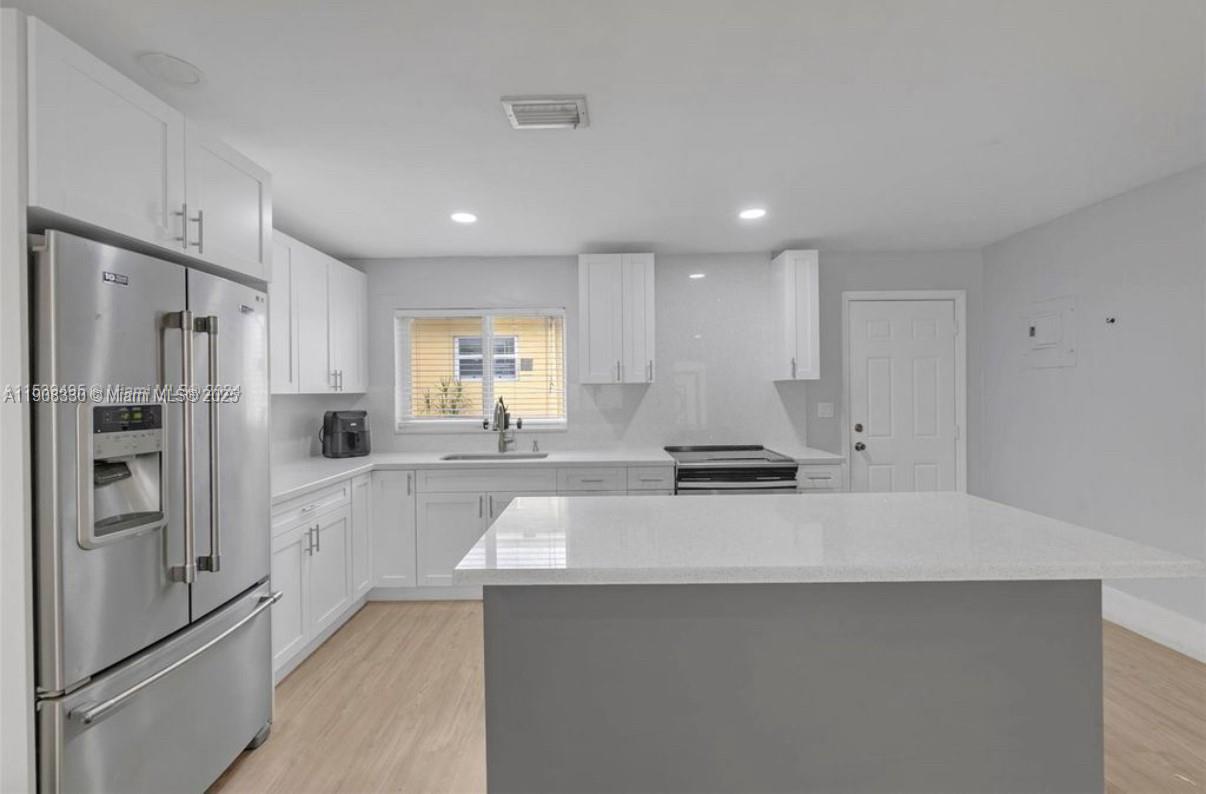   /  2054 sq. ft. $ 2025-11-04 0 Photo