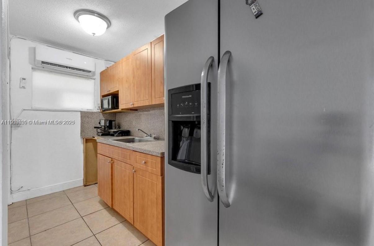   /  2054 sq. ft. $ 2025-11-04 0 Photo