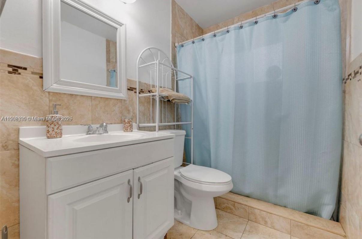   /  2054 sq. ft. $ 2025-11-04 0 Photo