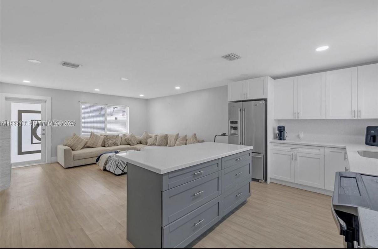   /  2054 sq. ft. $ 2025-11-04 0 Photo