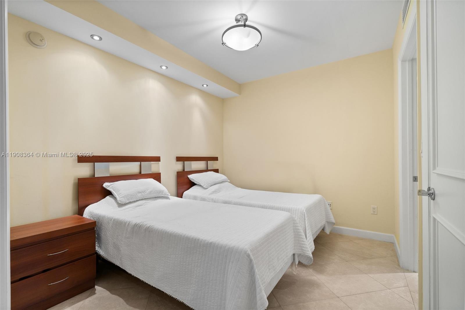 2603 3 / 3 1841 sq. ft. $ 2025-11-04 0 Photo