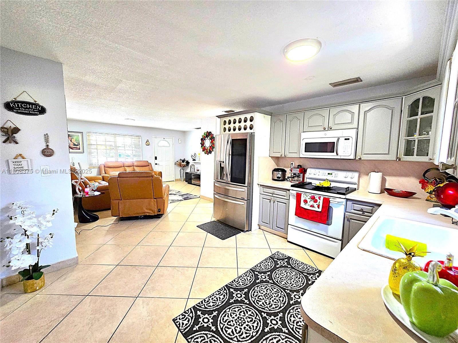   /  2410 sq. ft. $ 2025-11-04 0 Photo