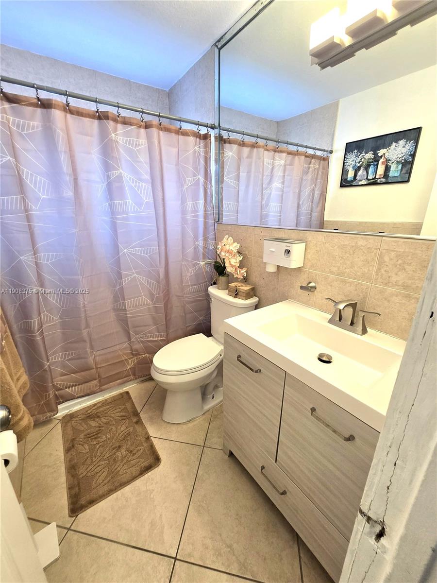   /  2410 sq. ft. $ 2025-11-04 0 Photo