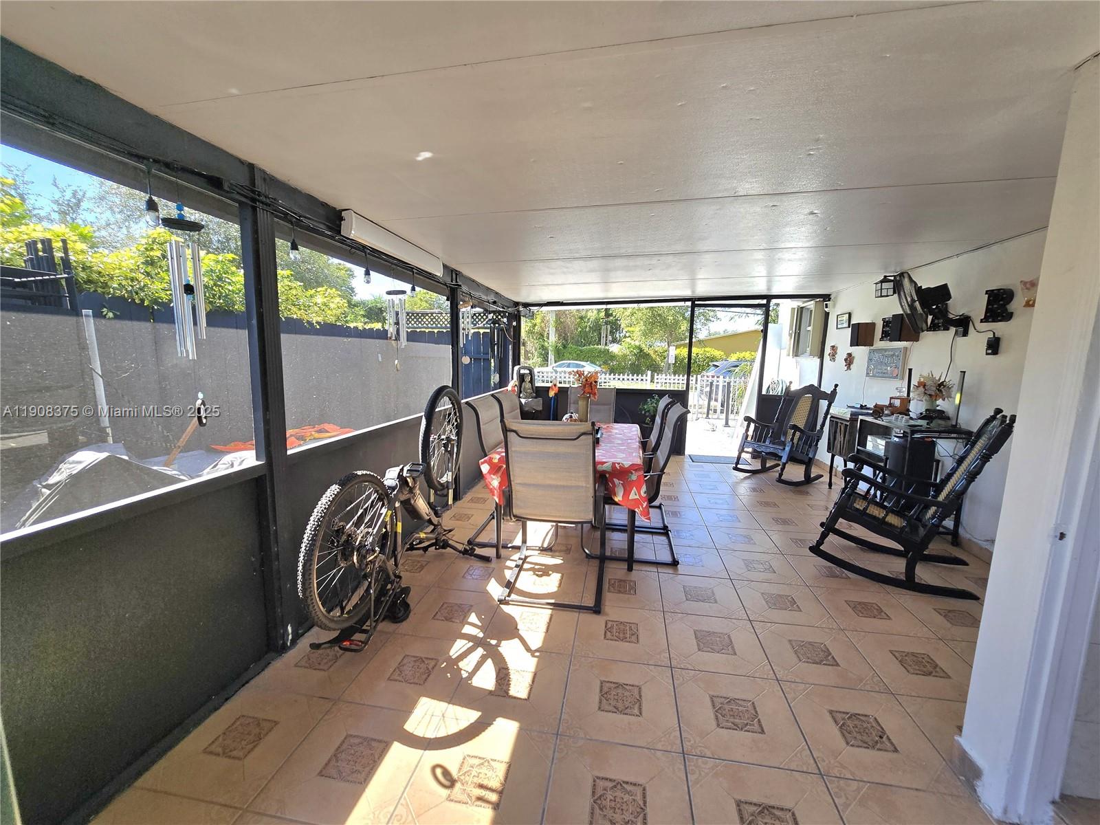   /  2410 sq. ft. $ 2025-11-04 0 Photo