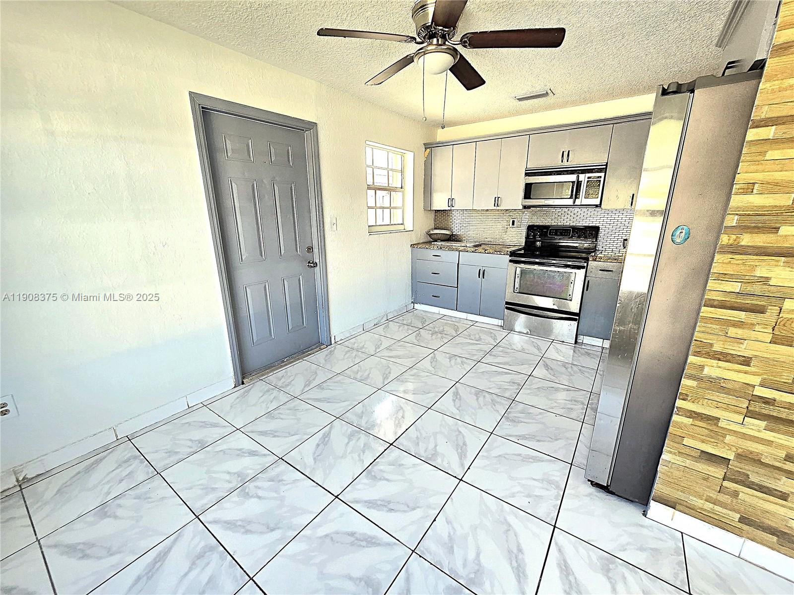   /  2410 sq. ft. $ 2025-11-04 0 Photo