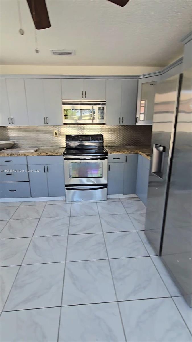   /  2410 sq. ft. $ 2025-11-04 0 Photo