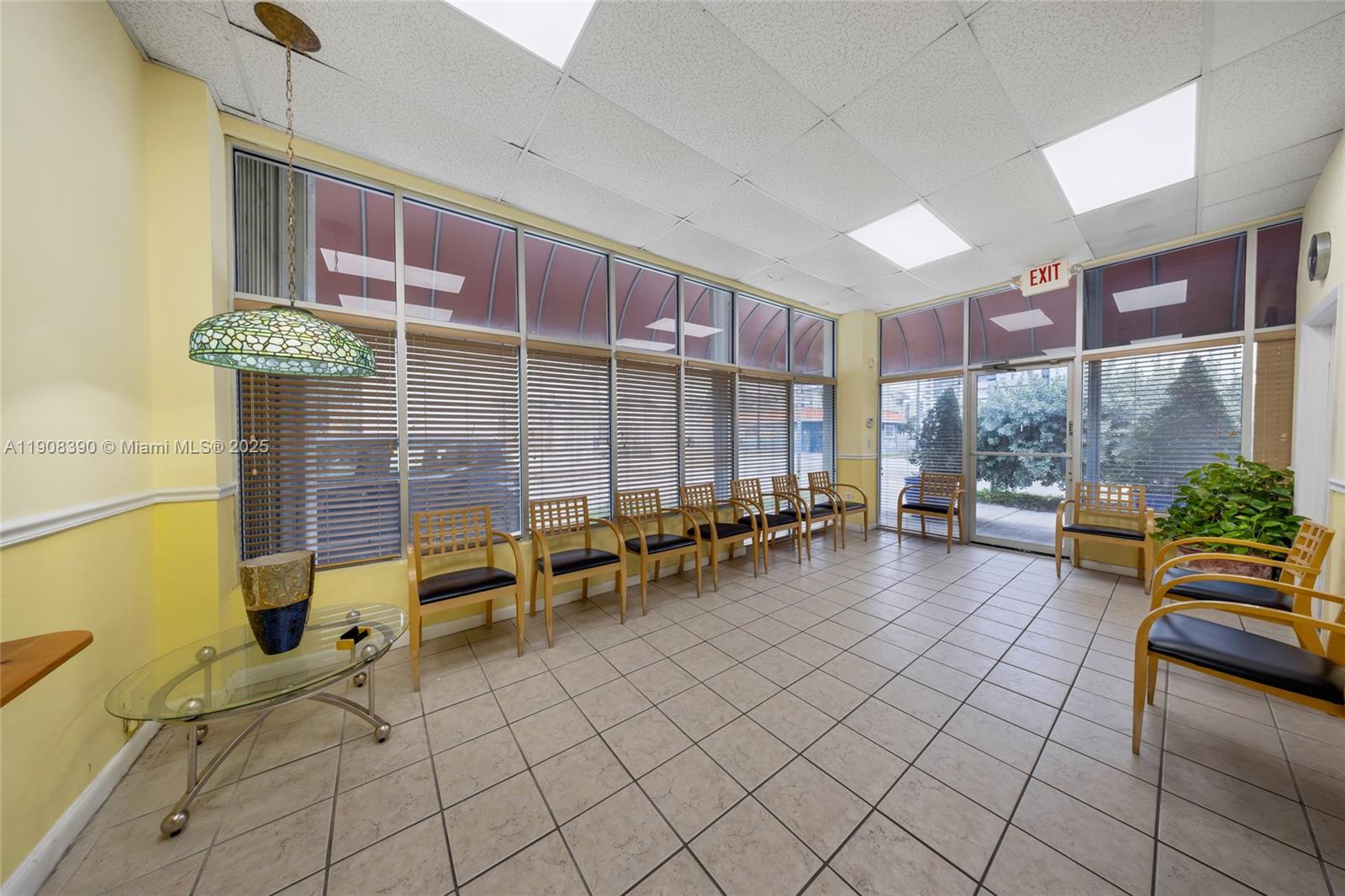 Подробнее / кв.футов $ 2025-11-04 0 Фото