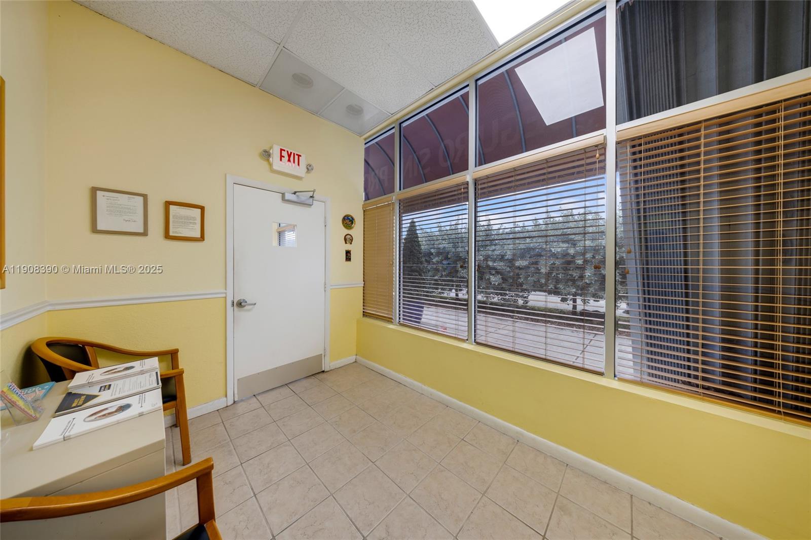 Подробнее / кв.футов $ 2025-11-04 0 Фото