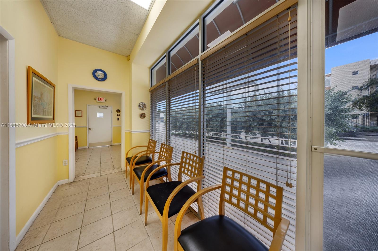 Подробнее / кв.футов $ 2025-11-04 0 Фото