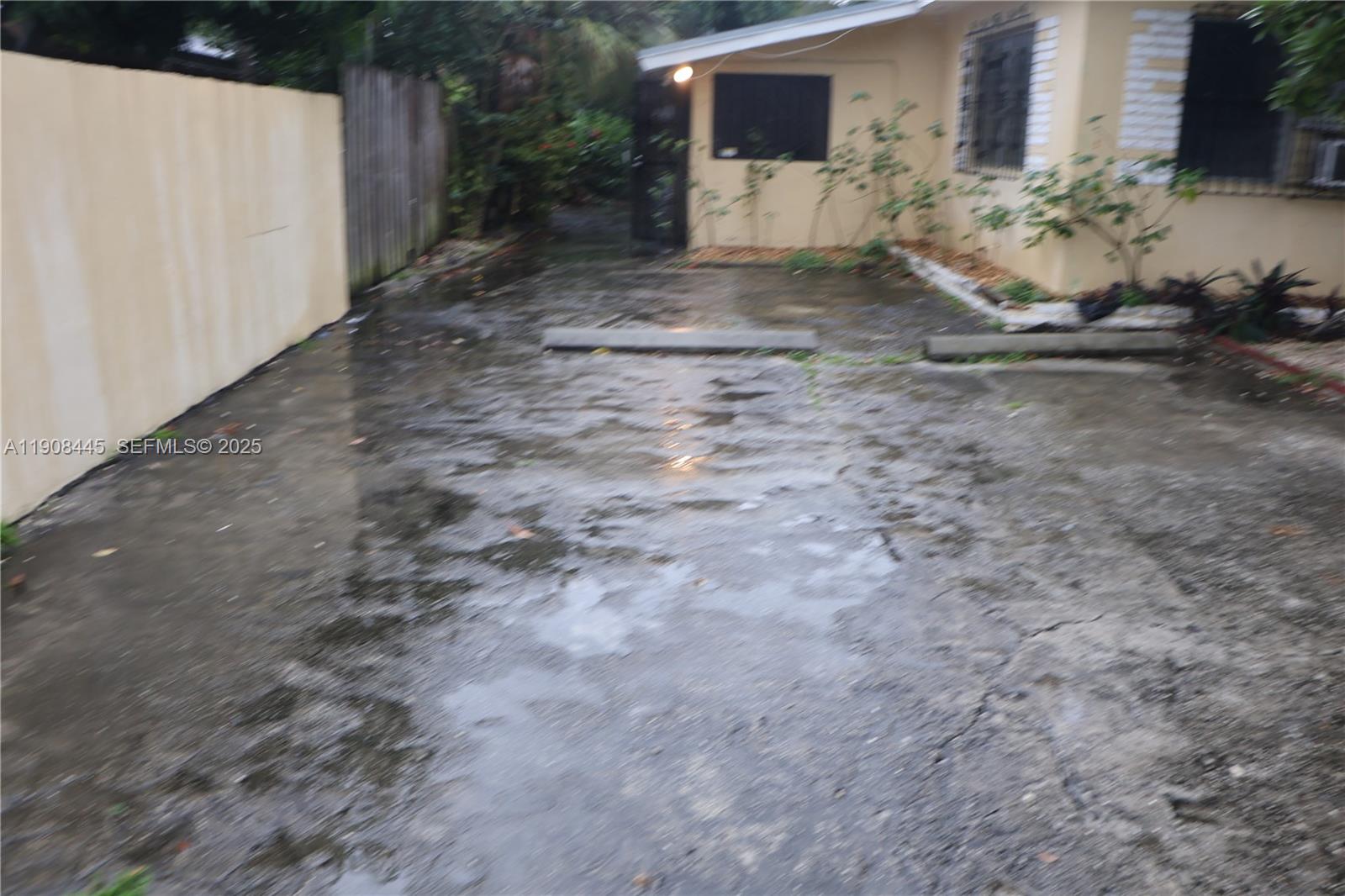 Подробнее / 1678 кв.футов $ 2025-11-05 0 Фото